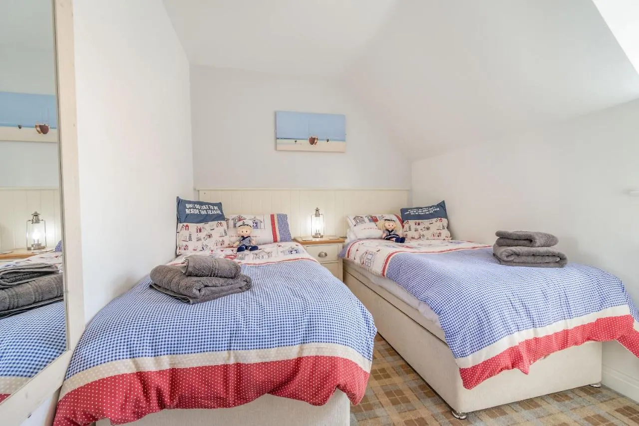 Lilipad Cottage Reighton 度假居
